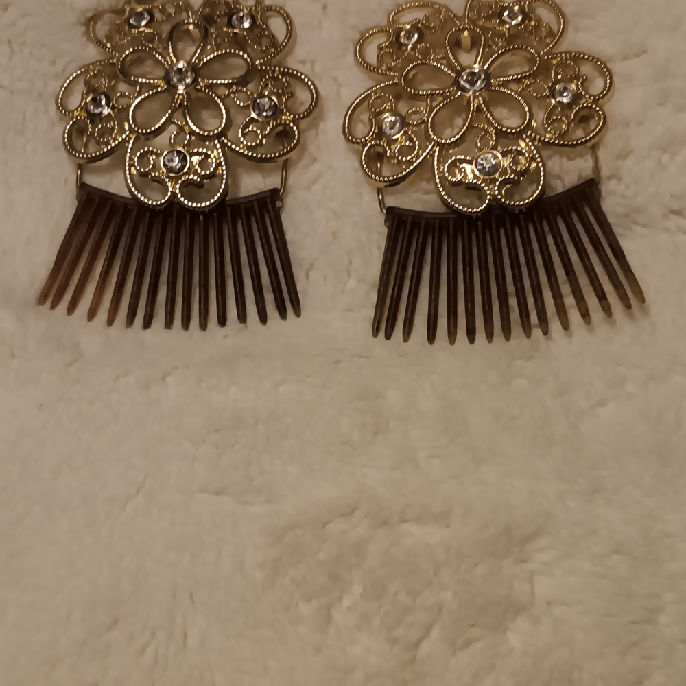 Elegant Gold Floral Hair Combs